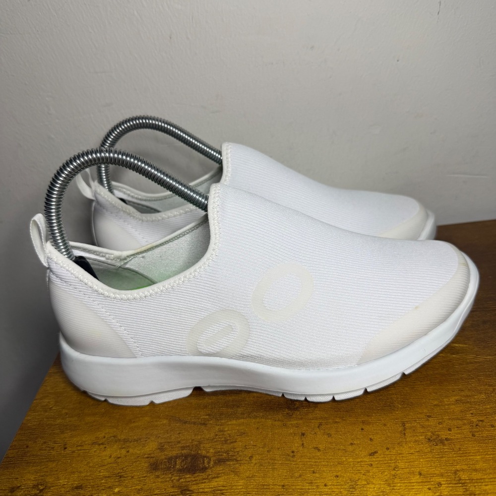 OOFOS OOmg Low Running Shoes Women Size 7 White 11012022-161